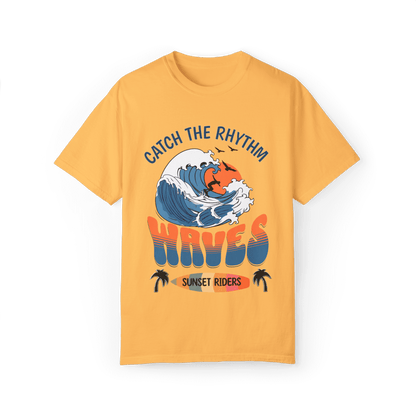 Waves Sunset Riders Tee in yellow with surf graphic, embodying lifestyle and comfort vibes.